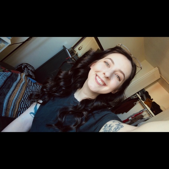 Meet your Posher, Erin - Picture 4 of 5